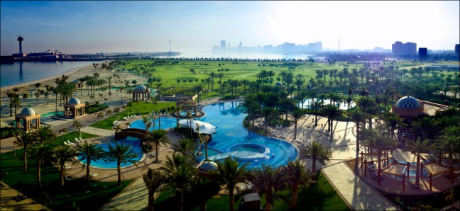 emirates_palace_east_swimming_pool